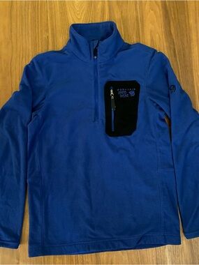 Mountain Hardwear Men's Royal Blue Half-Zip Sweater with Black Chest Pocket